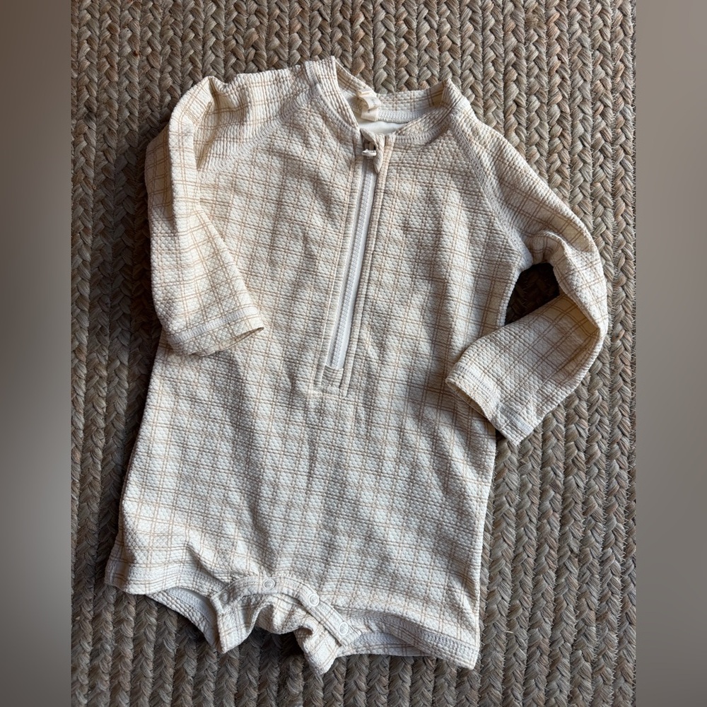 Quincy Mae Cream Patterned Kids Bodysuit